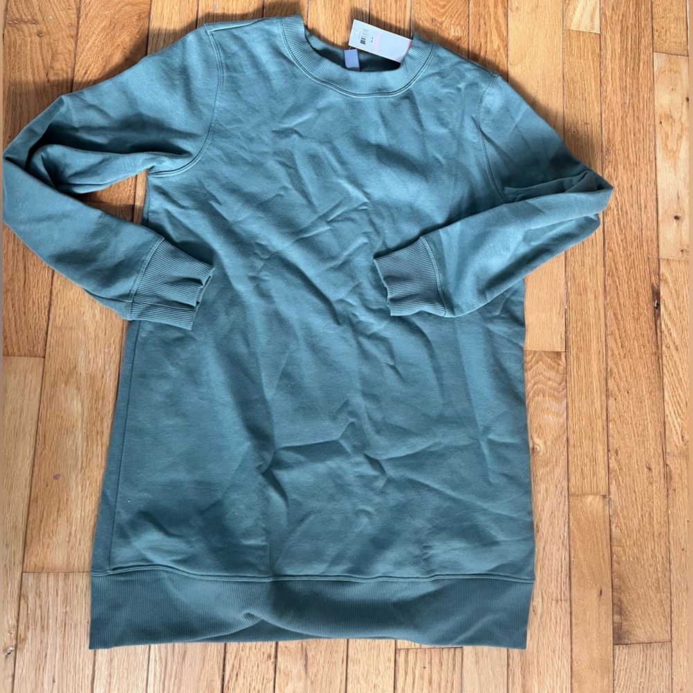 Joe Fresh NWT green Relaxed Fit long creeneck